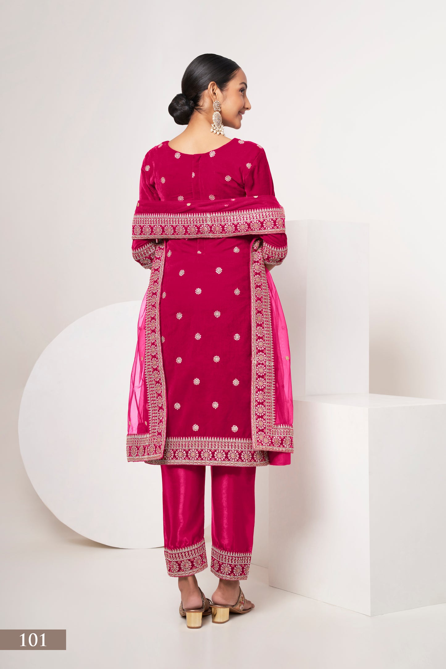 Luxurious Pink Velvet Salwar Kameez Suit with Intricate Embroidery