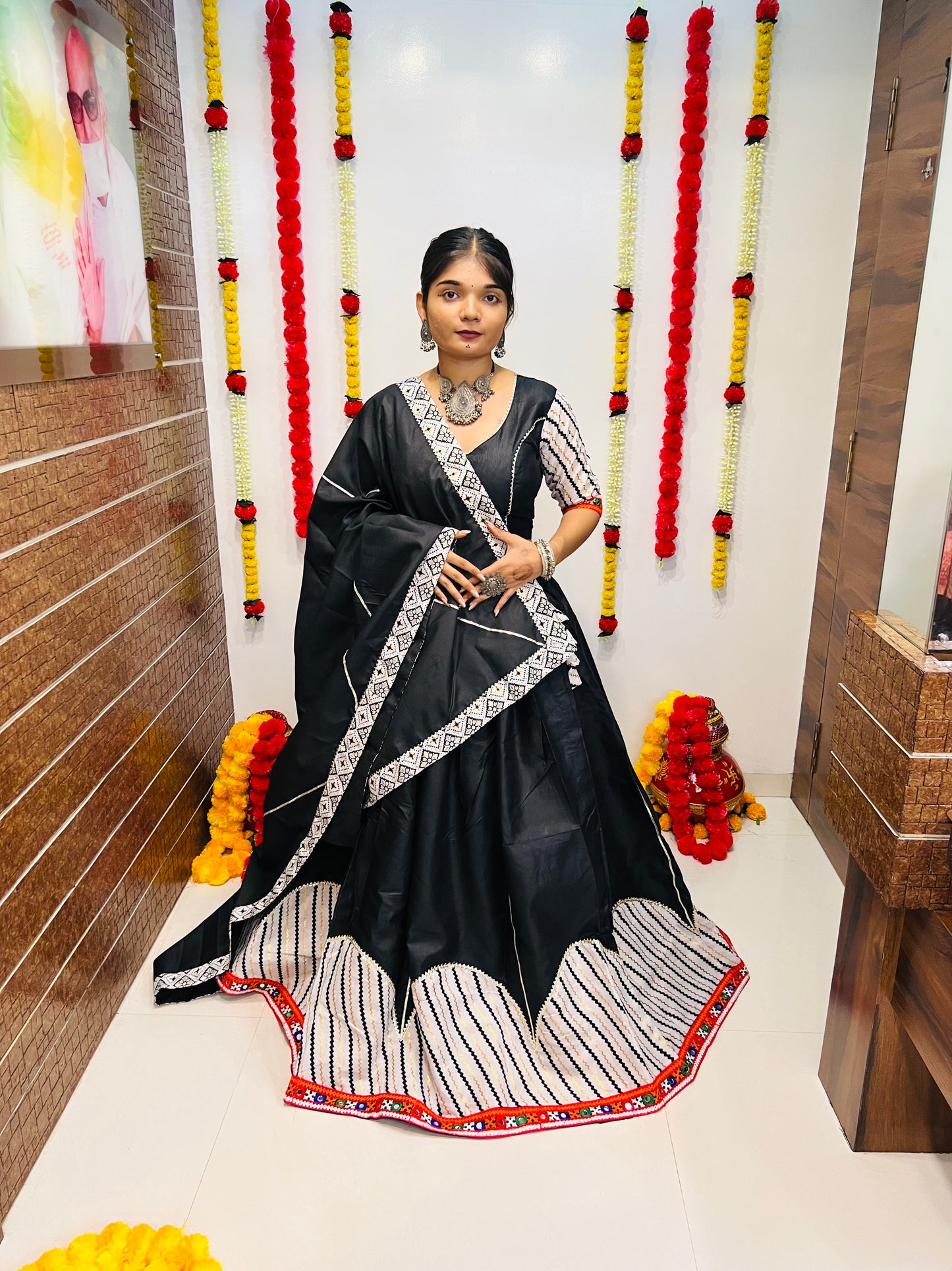 Black & White Gamthi Work Chaniya Choli – Navratri Special Rajwadi