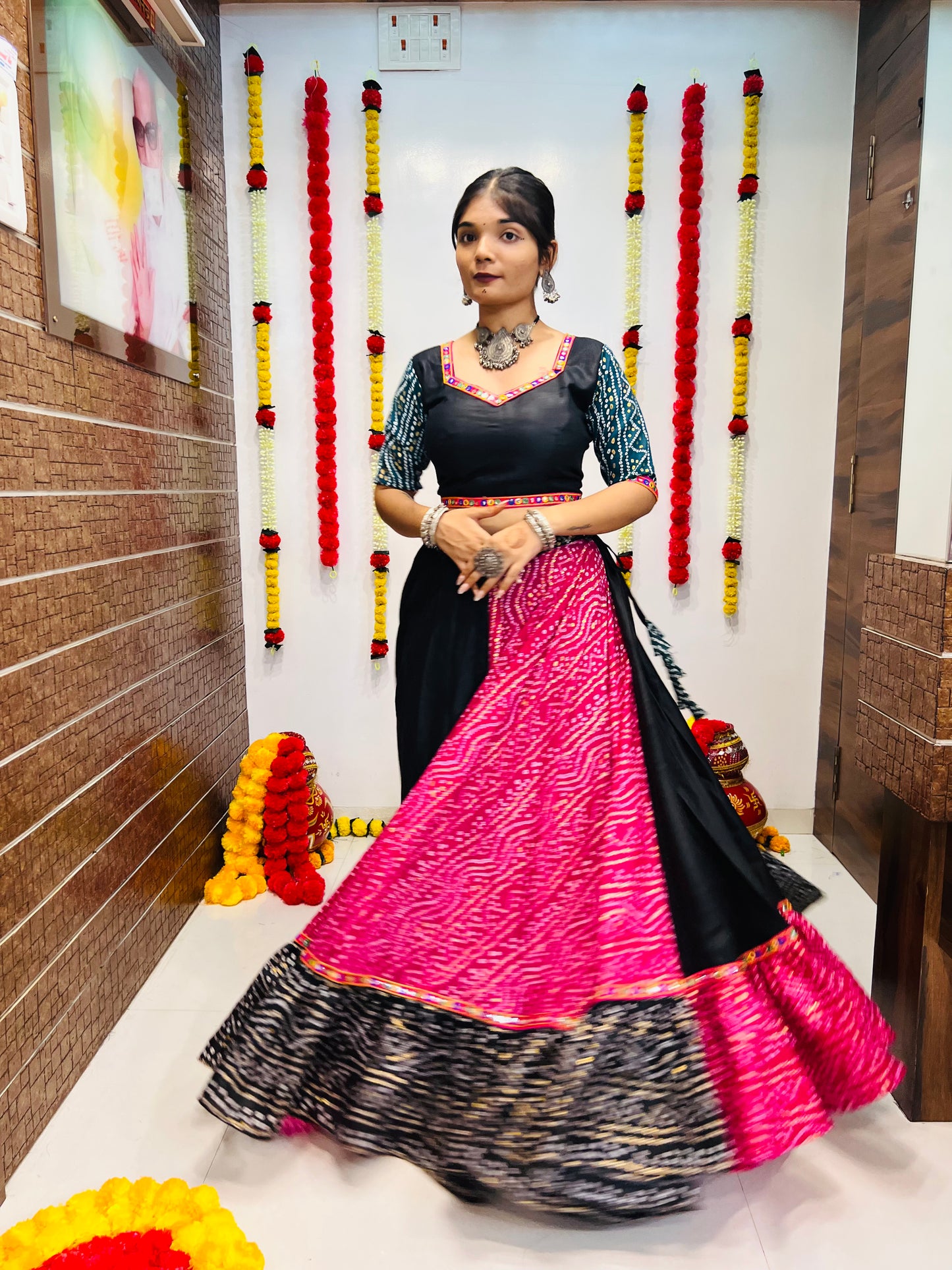 Bandhani Navratri Chaniya Choli – Black & Pink Cotton Silk Lehenga with Bandhej Dupatta