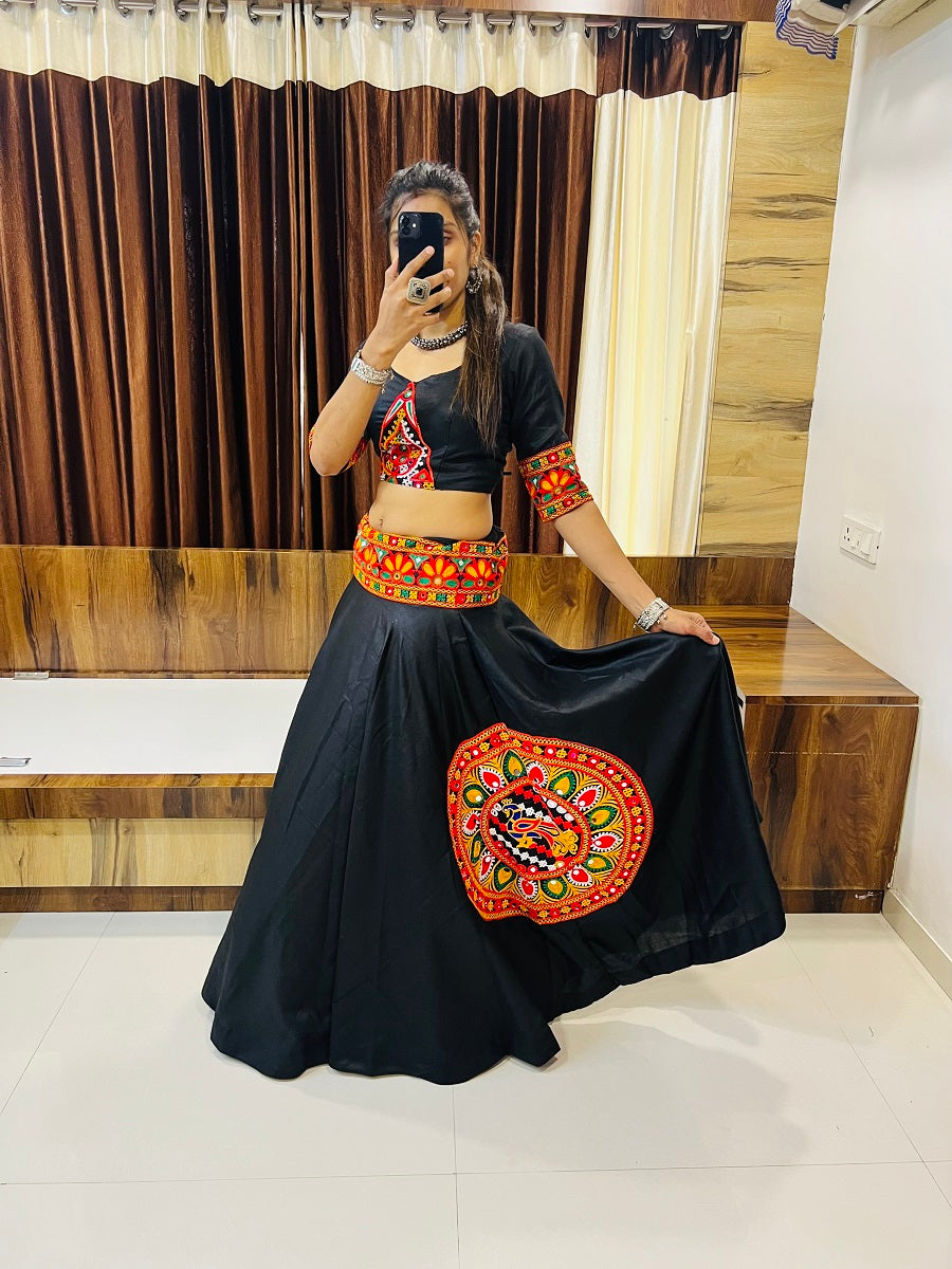 Elegant Black Navratri Chaniya Choli with Vibrant Gamthi & Mirror Work Dupatta