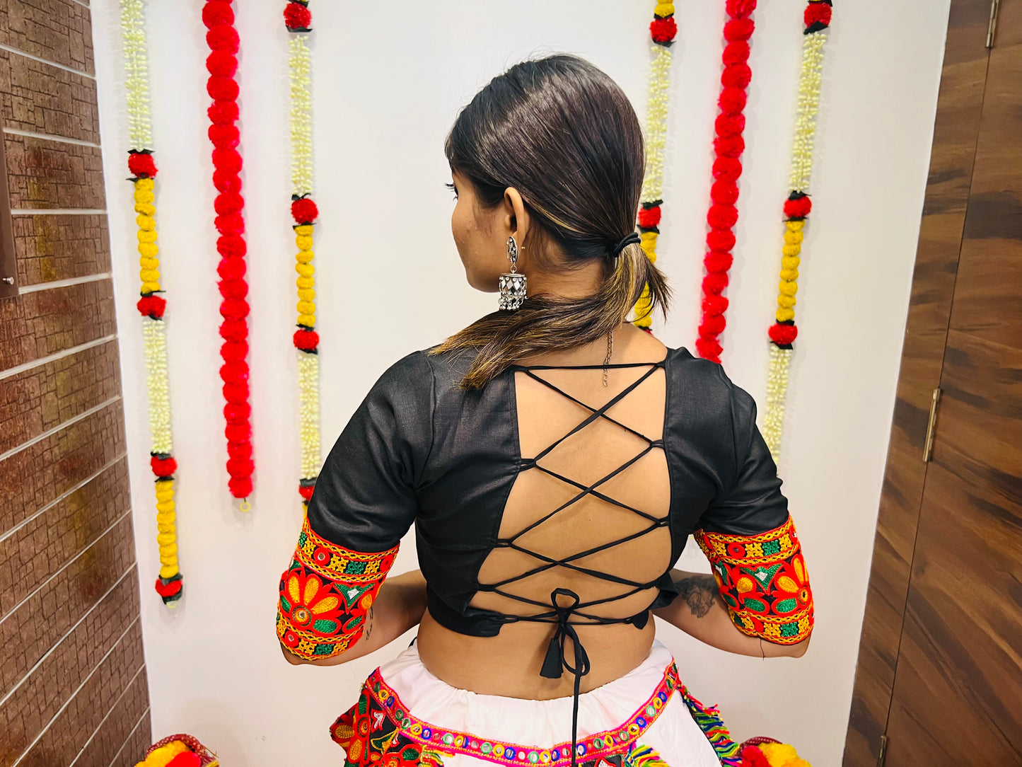 Elegant Black & White Navratri Chaniya Choli with Mirror & Gamthi Embroidery Work – Festive Garba Special
