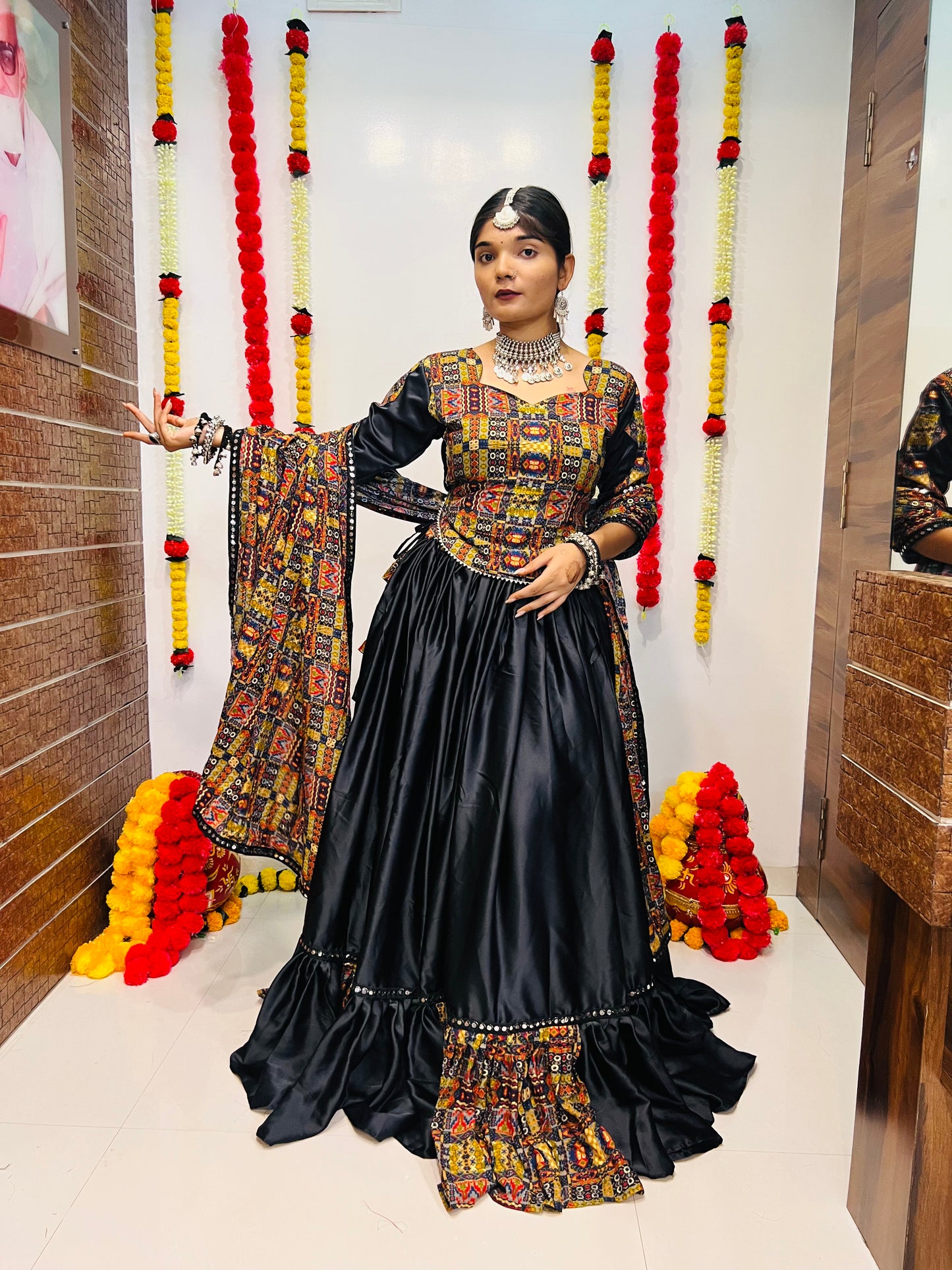 Black Mirror Work Navratri Chaniya Choli – Premium Silk & Reyon 2025 Collection