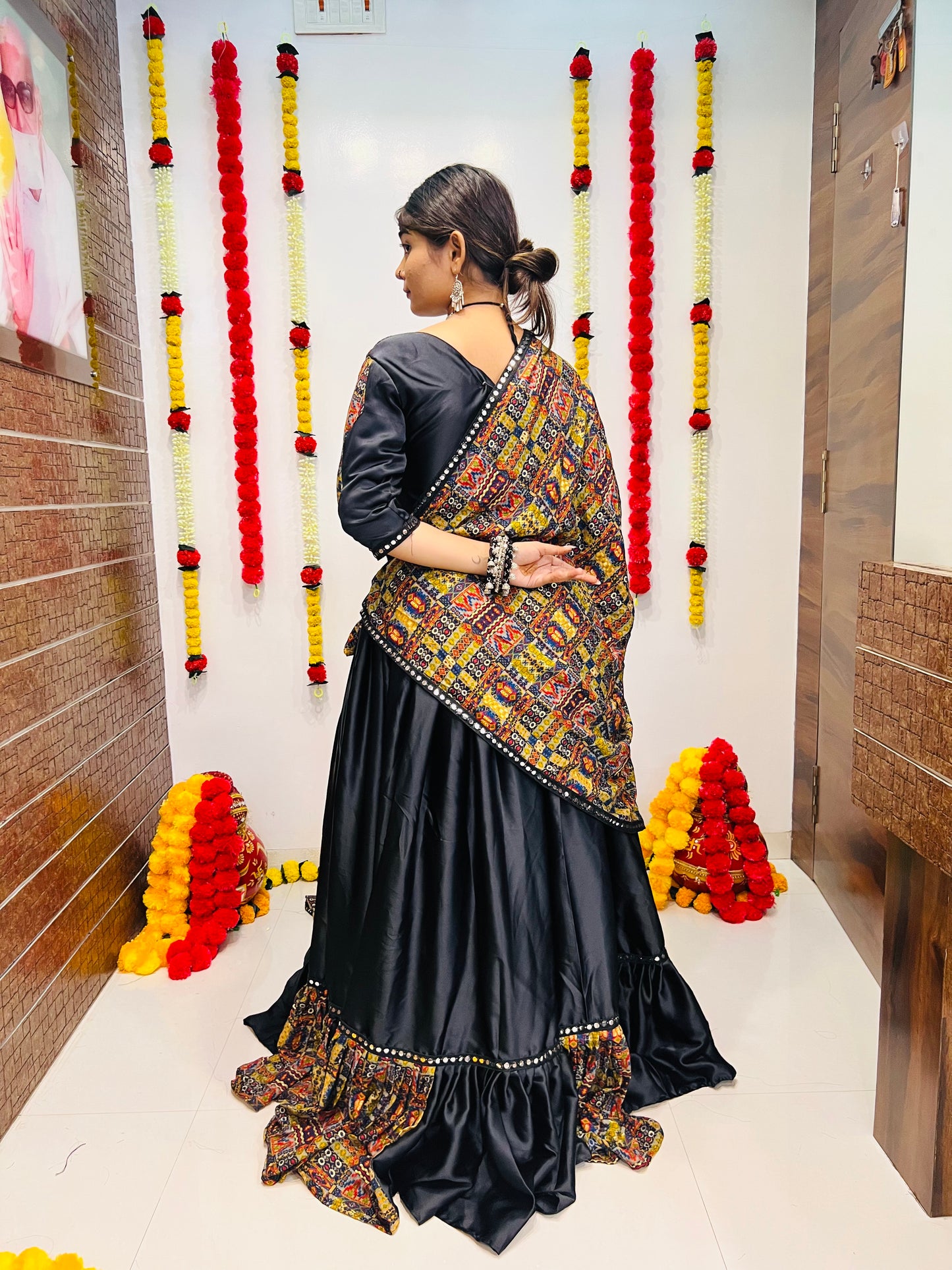 Black Mirror Work Navratri Chaniya Choli – Premium Silk & Reyon 2025 Collection