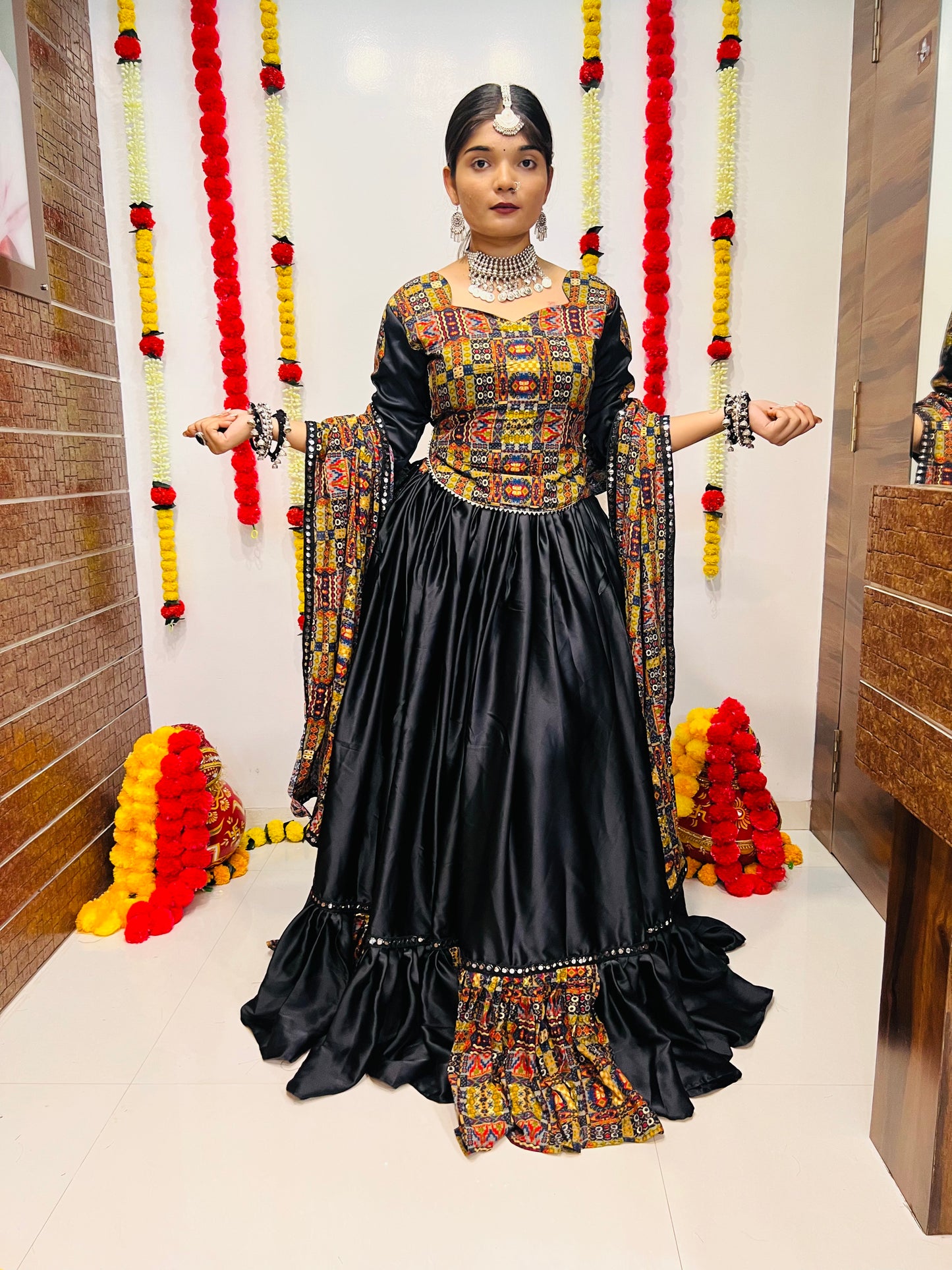 Black Mirror Work Navratri Chaniya Choli – Premium Silk & Reyon 2025 Collection