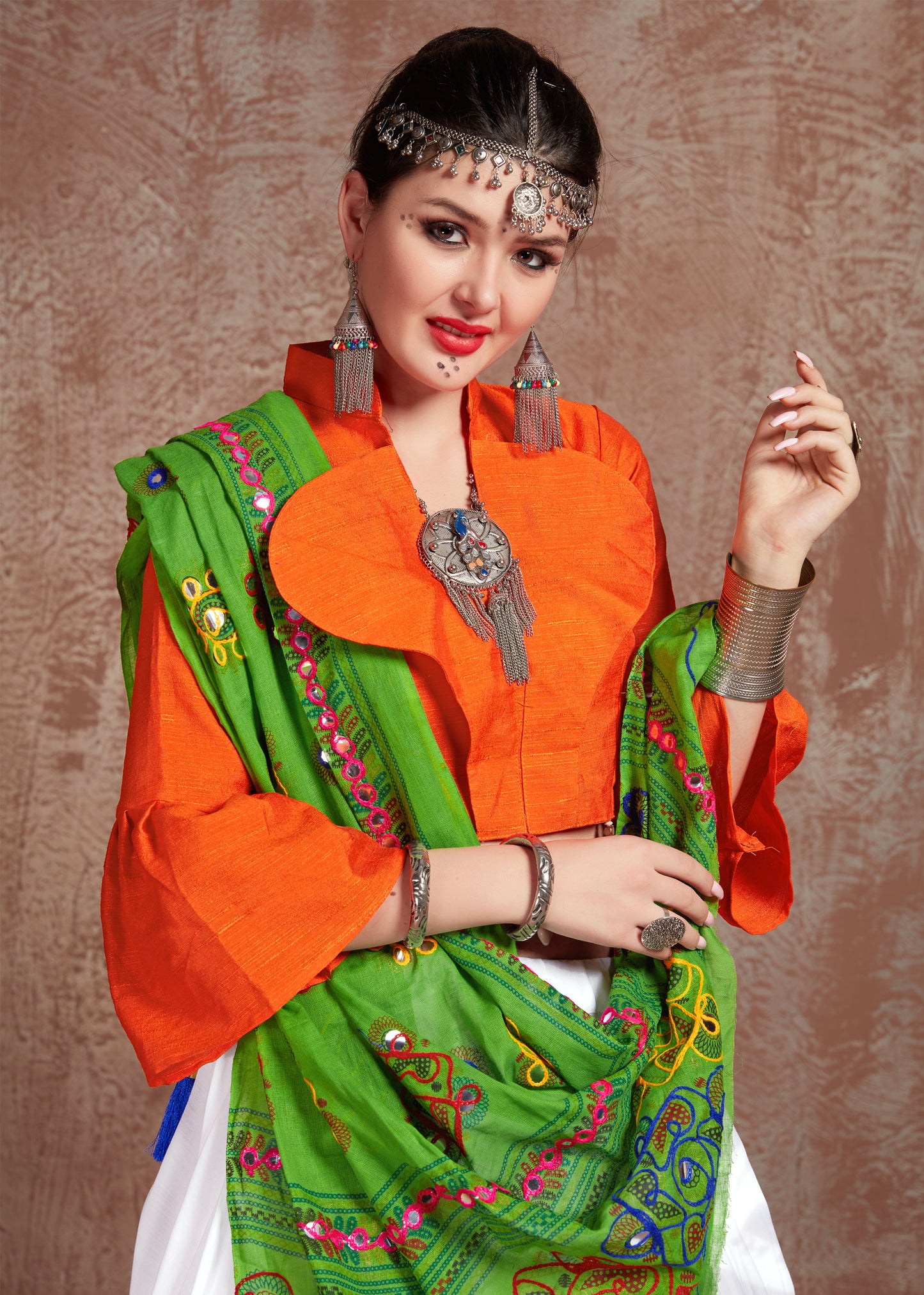 White Lehenga with Orange Blouse & Green Gamthi Work Dupatta – Traditional Navratri Chaniya Choli