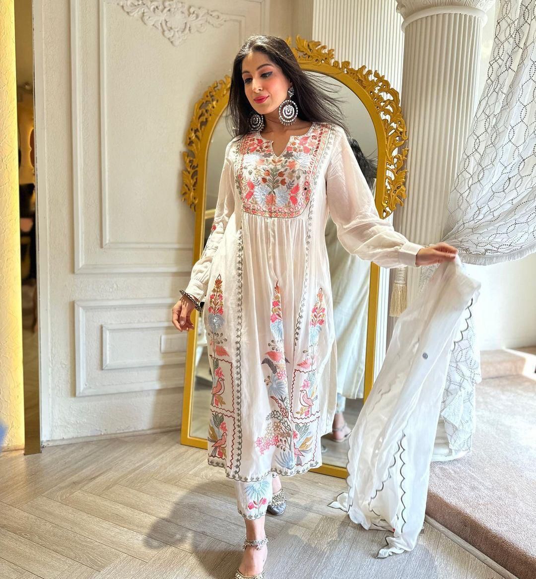 Ivory Georgette Embroidered Kurti–Palazzo Set with 2.40 m Dupatta (Mirror & Moti Work) (6XL–10XL)