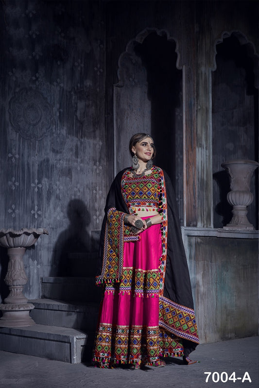 Rajwadi Navratri Chaniya Choli 2025 – Pink Umbrella Lehenga with Gamthi, Mirror & Lace Work