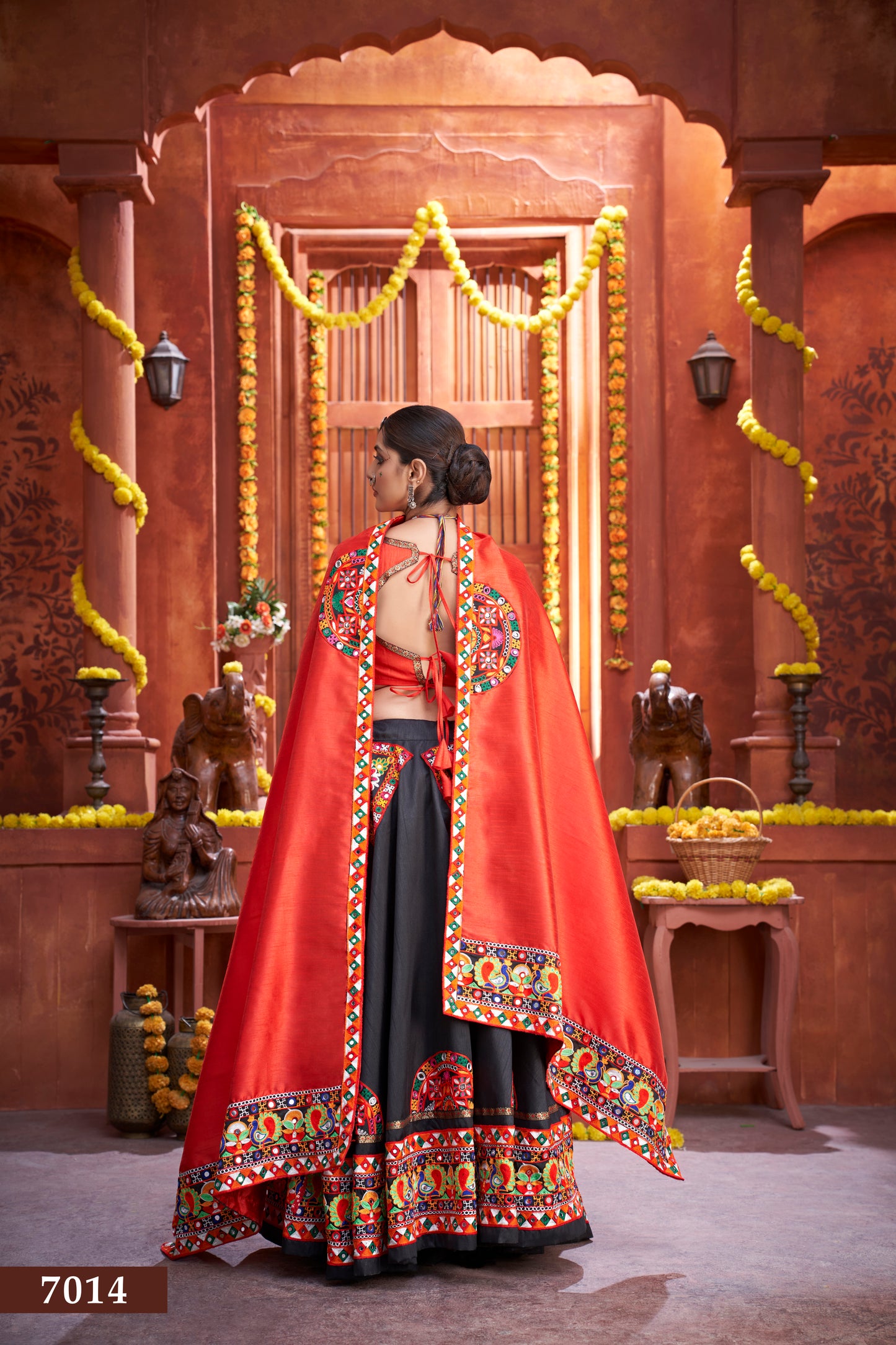 Rajwadi Premium Black & Red Navratri Chaniya Choli – Gamthi Mirror Work Lehenga Set