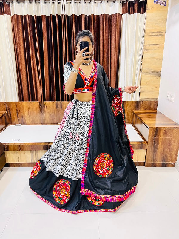 Navratri Special Black & White Printed Chaniya Choli with Gamthi Patch Work & Embroidered Dupatta – 2025 Collection