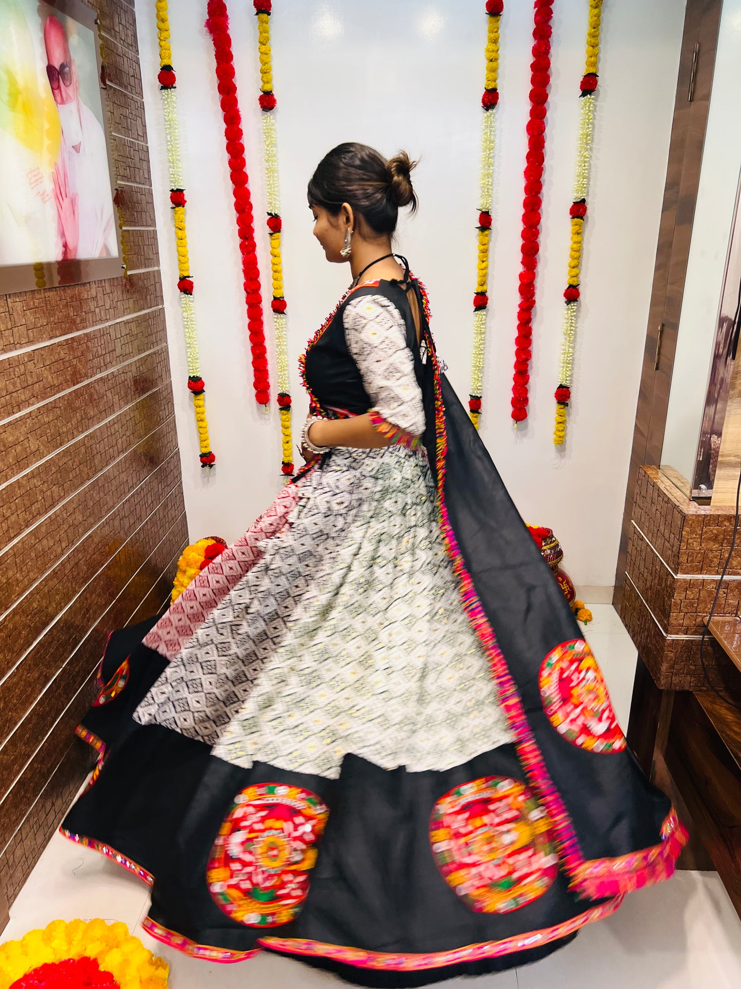 Navratri Special Black & White Printed Chaniya Choli with Gamthi Patch Work & Embroidered Dupatta – 2025 Collection