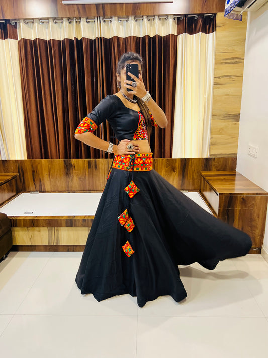 Elegant Black Navratri Chaniya Choli with Vibrant Gamthi & Mirror Work Dupatta