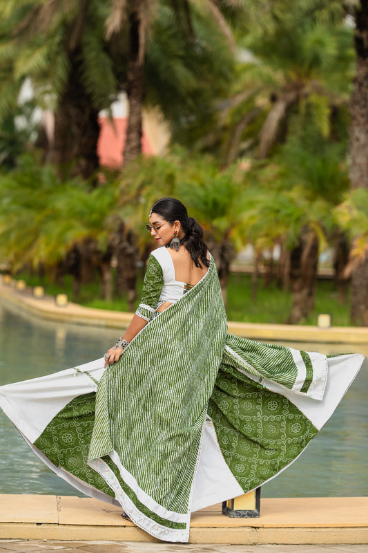 Elegant Green & White Bandhani Print Navratri Chaniya Choli Set