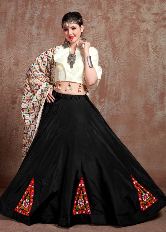 Black Embroidered Lehenga with White Blouse & Multicolor Gamthi Work Dupatta – Navratri & Festive Wear