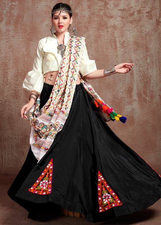 Black Embroidered Lehenga with White Blouse & Multicolor Gamthi Work Dupatta – Navratri & Festive Wear