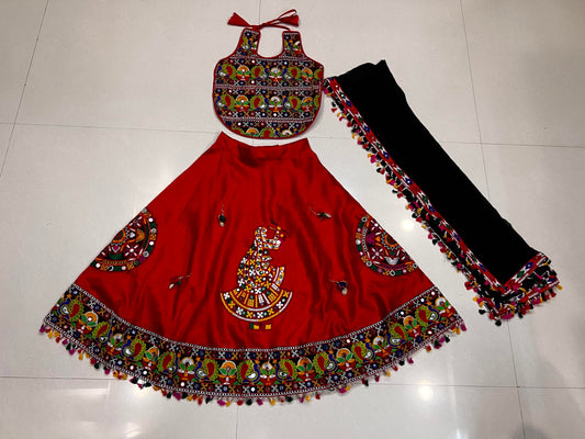 Red Kids Navratri Chaniya Choli with Embroidered Garba Dancer & Dupatta (8–9 Years)