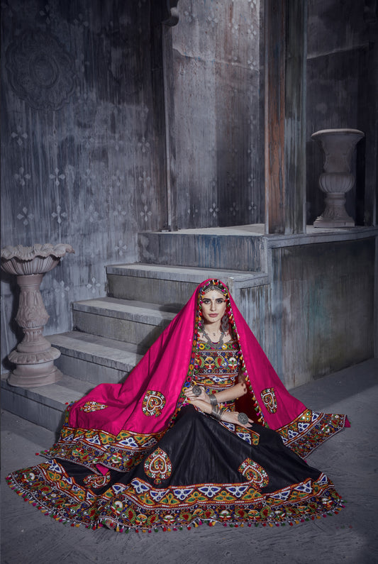 Designer Black Navratri Chaniya Choli with Pink Dupatta – Gamthi Embroidery & Mirror Work